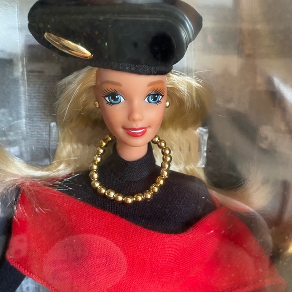 Limited Edition Donna Karan Bloomingdale’s Barbie in original packaging - Picture 1 of 9